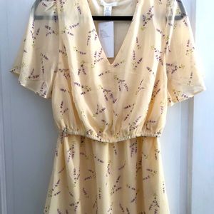 *NWT* H&M MAMA Nursing Top